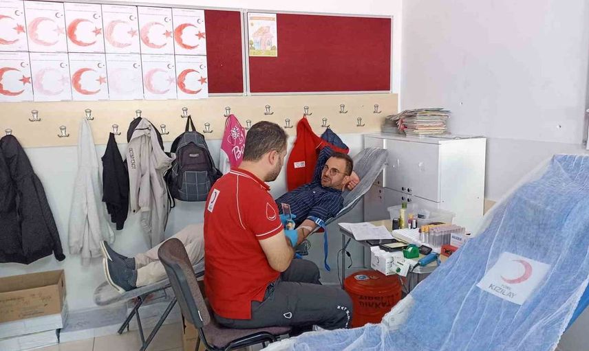 Havza'da kan bağışı seferberliği: Öğrenciler ve veliler birlikte destek verdi