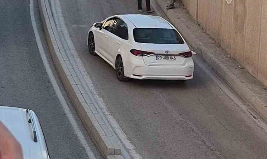 Elazığ'da bir vatandaş katlı kavşaktan düşerek yaralandı