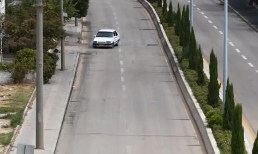 Ehliyetsiz sürücü dronla yakalandı: Yolcuyla yer değiştirmeye çalıştı