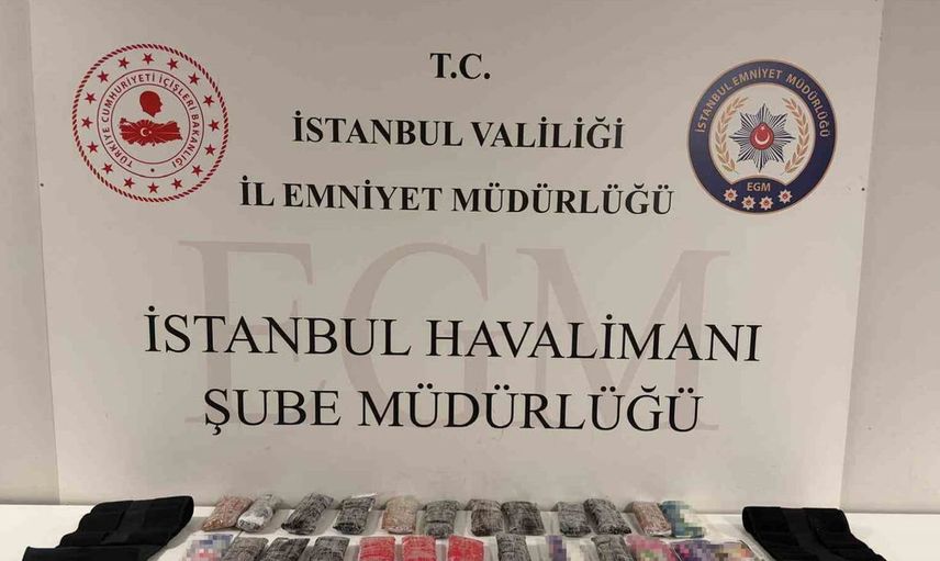 Uyuşturucu kaçakçıları İstanbul Havalimanı'nda yakalandı