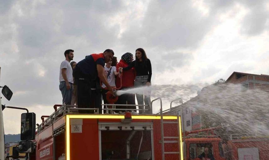 Türkeli'de itfaiye eğitimi ile yangın güvenliği bilgisi pekiştirildi