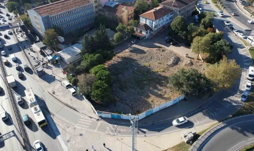 Avcılar’daki Hacı Ahmet Tükenmez Camii’nin inşası 7 yıldır bekleniyor
