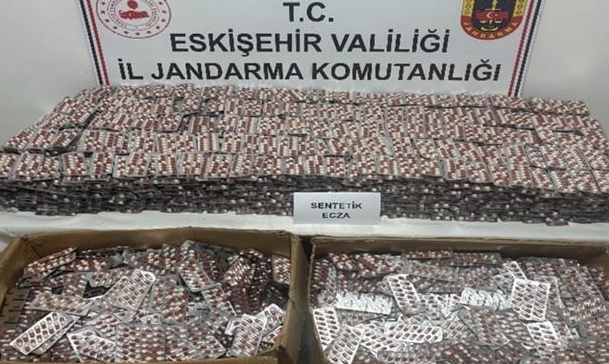 Eskişehir'de jandarmadan büyük narkotik operasyonu: 84 bin hap ele geçirildi