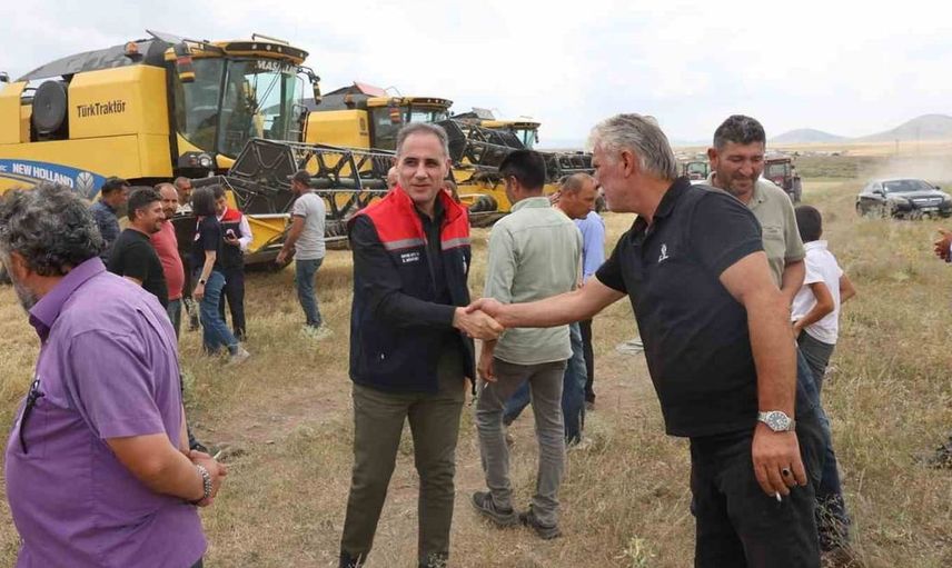 Kars'ta 2026 yılı hububat hasadı başladı
