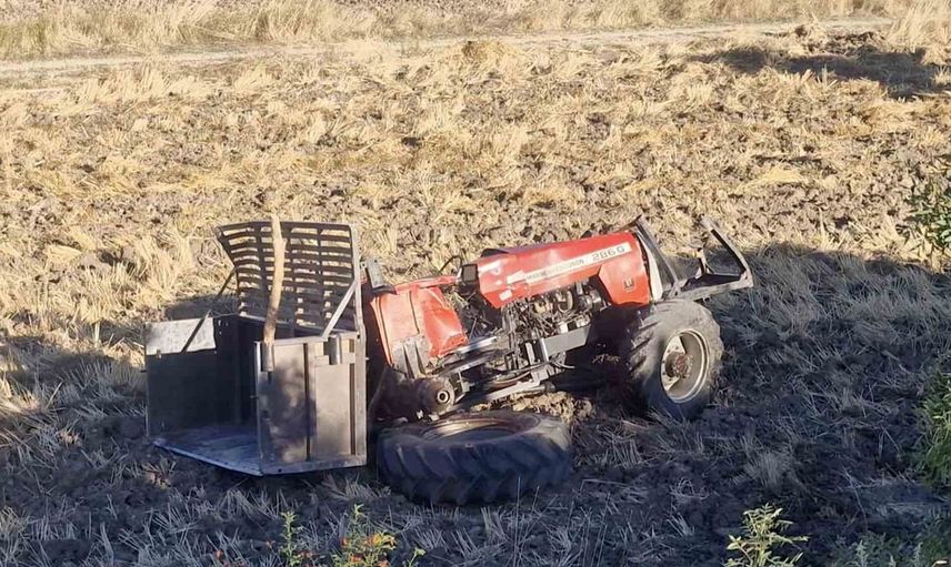 Çorum'da minibüsün traktöre çarpması sonucu bir ölü, bir yaralı