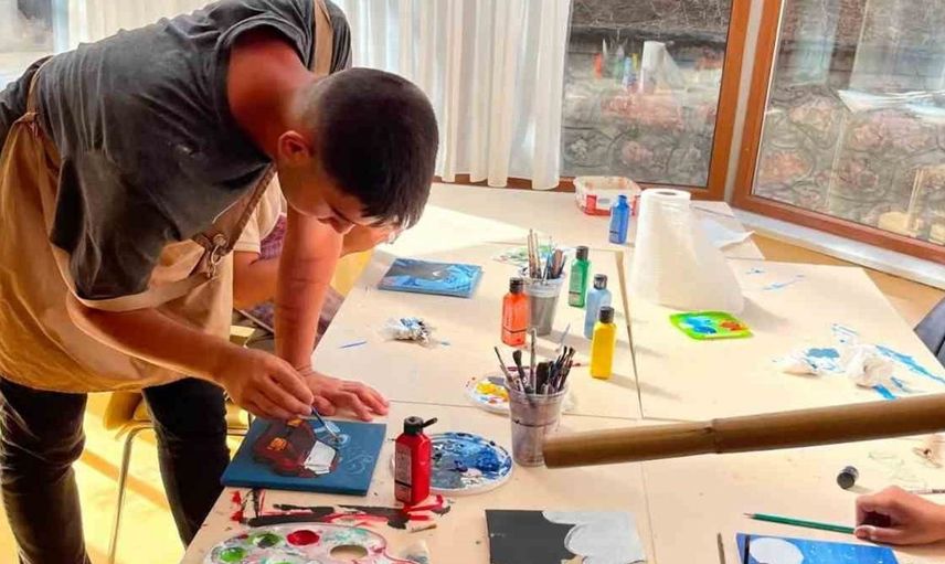 Bilecik'te koruma altındaki çocuklar resim etkinliği düzenledi