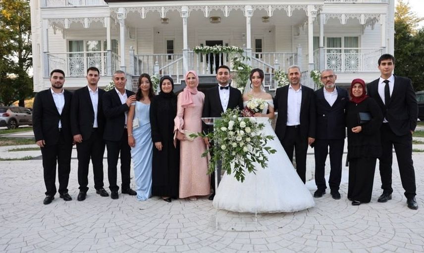 İş, siyaset ve cemiyet dünyası düğünde bir araya geldi