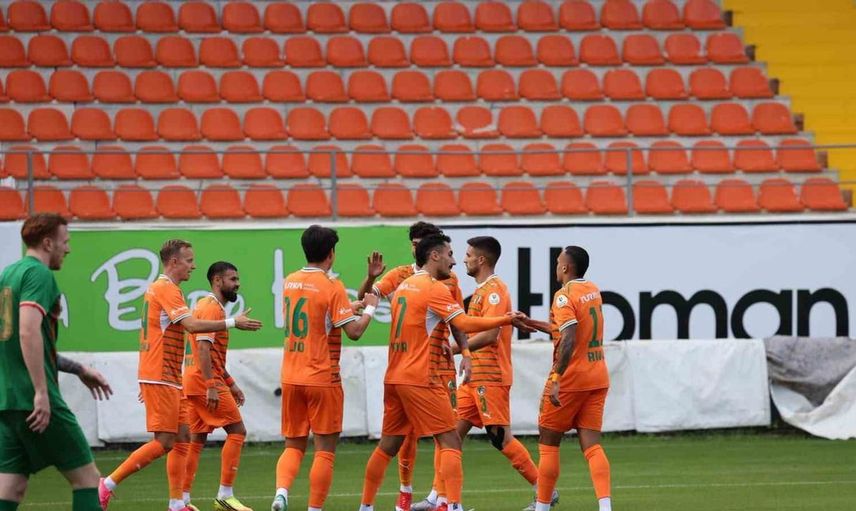 Alanyaspor, hazırlık maçında Amed Sportif Faaliyetler'i 4-0 mağlup etti
