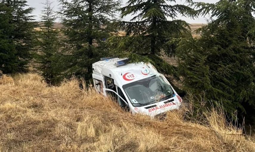 Eskişehir'de ambulans kazası: 3 sağlık personeli yaralandı