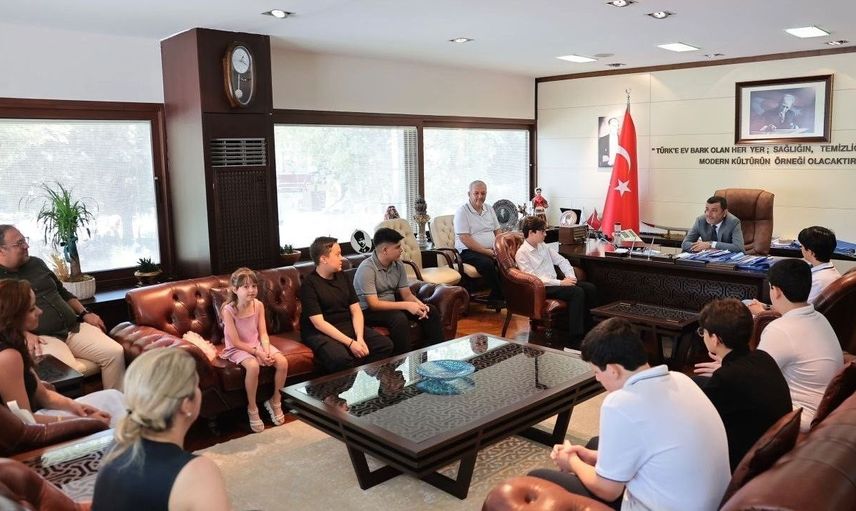 Başkan Çavuşoğlu, LGS şampiyonlarını ağırladı