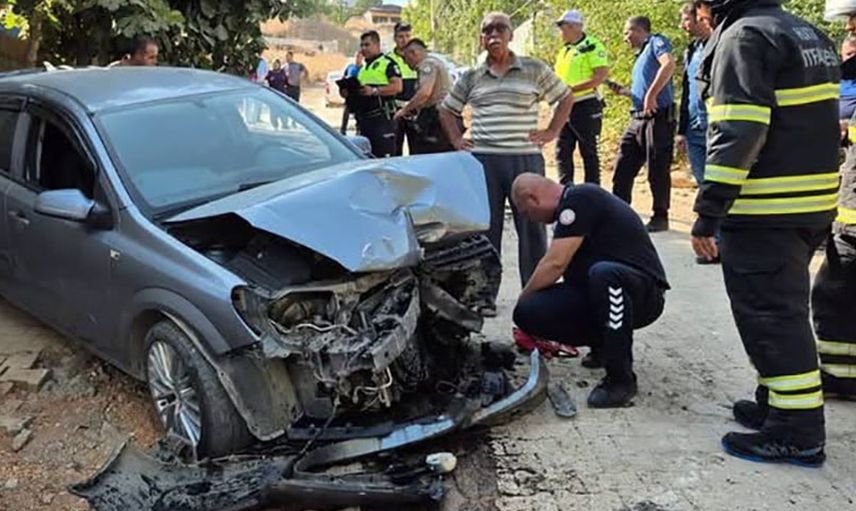 Kırıkhan'da otomobil iş makinesine çarptı: 1 ölü