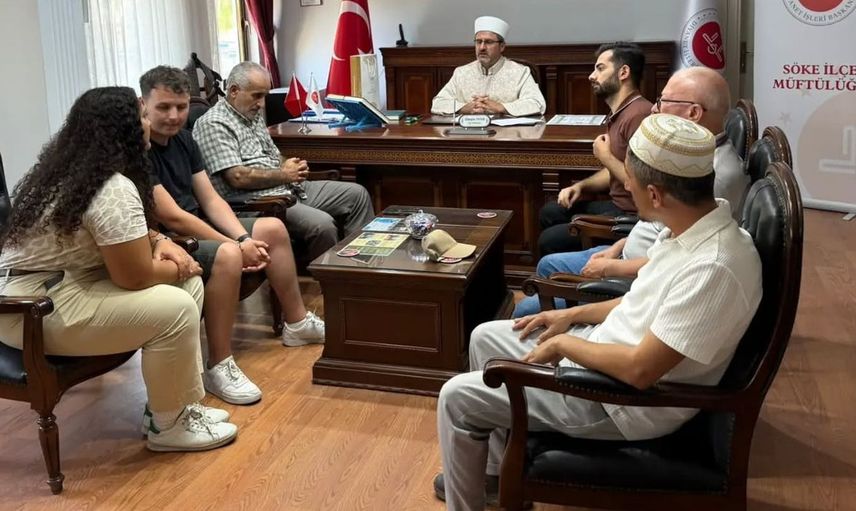 İrlandalı Aaron Murray bayram namazıyla İslam'ı seçti