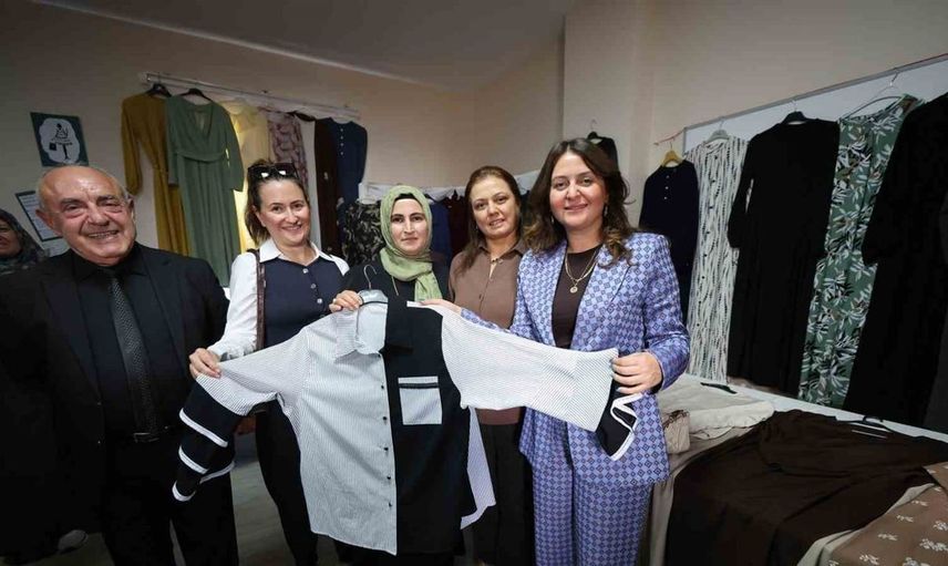 Yunusemre'de kadınların el emeği sergide hayat buldu