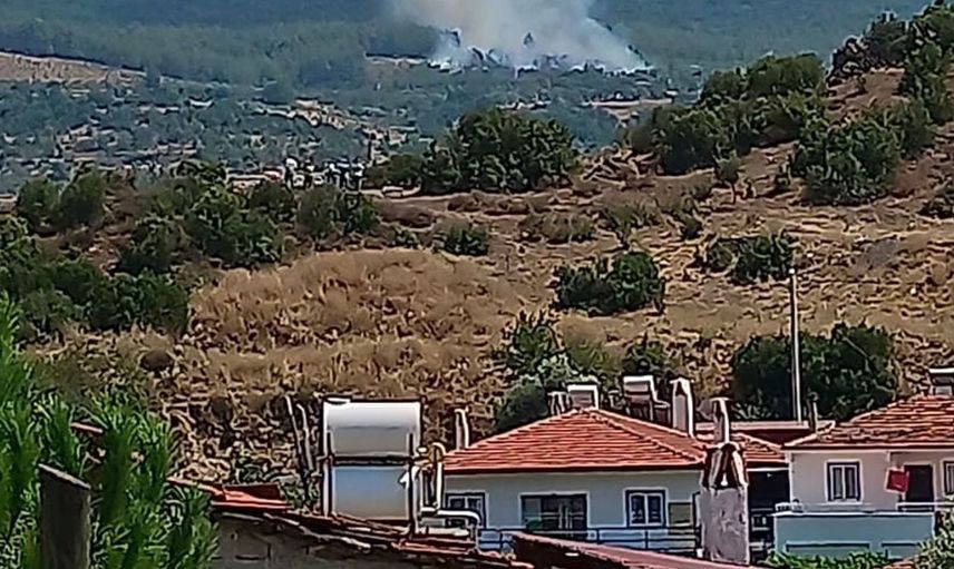 Yatağan'da zirai alanda çıkan yangın ormanlık alana sıçradı