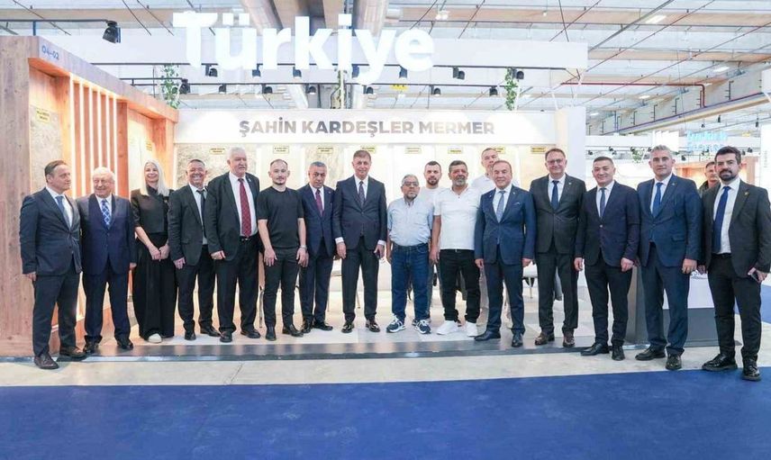 İzmir Büyükşehir Belediye Başkanı Tugay, Marmomac Fuarı'nda önemli görüşmelerde bulundu