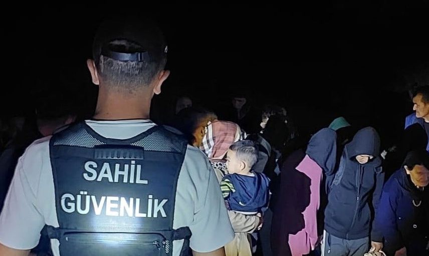 Eceabat’ta 29 kaçak göçmen operasyonu: 7 çocuk da var