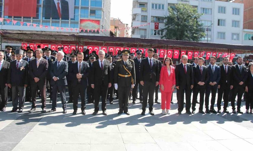 Uşak'ta 30 Ağustos zafer bayramı coşkuyla ve etkinliklerle kutlandı