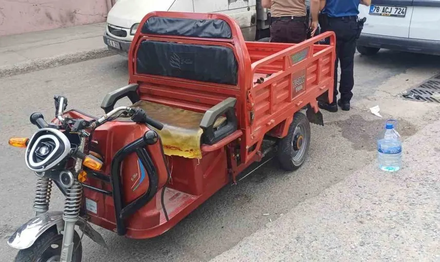 Karabük'te elektrikli motosiklet kazası: 5 kişi yaralandı