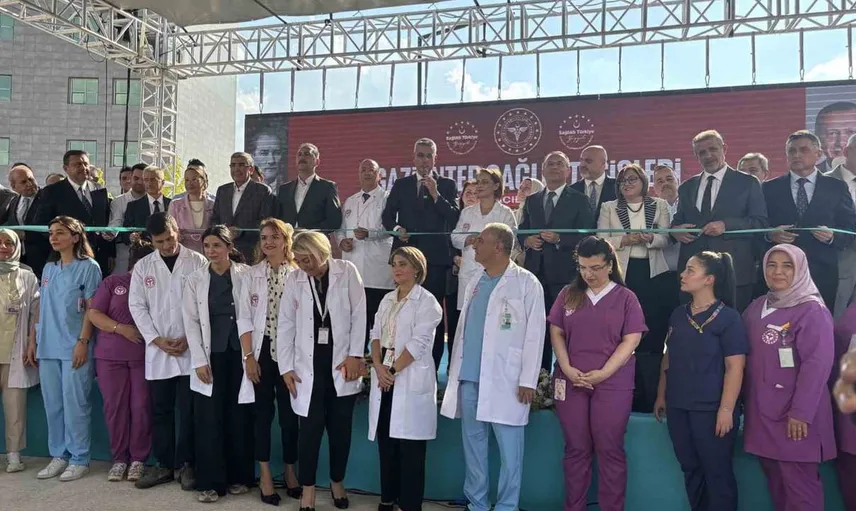 Gaziantep'te sağlık yatırımları hız kesmiyor: Bakan Memişoğlu, yatak kapasitesini artırdıklarını duyurdu