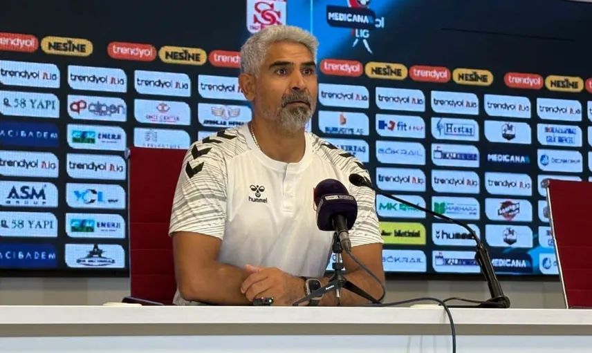 Sivasspor’un hocası Taşdemir, maç sonrası hakemi eleştirdi