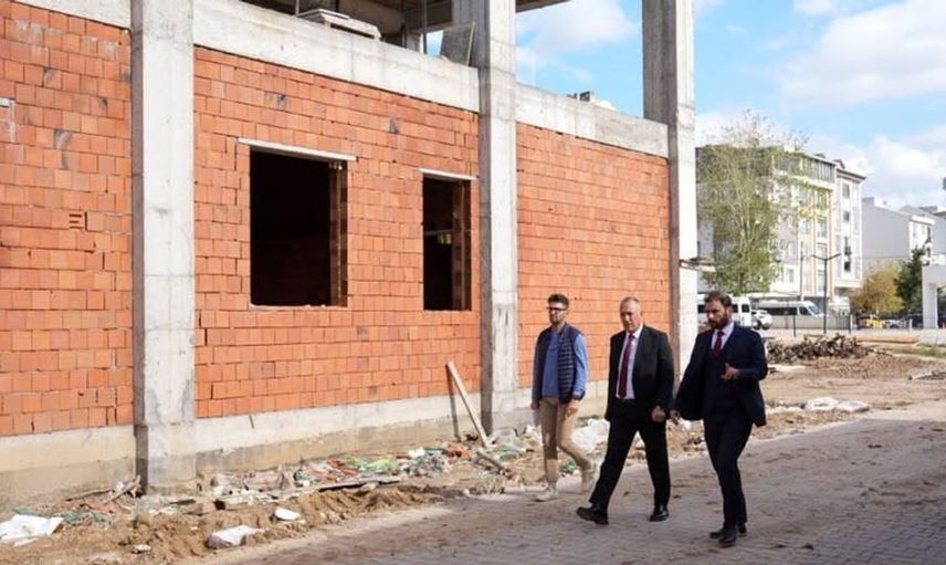 Özalp, Bandırma'daki gençlik ve spor yatırımlarını yerinde inceledi
