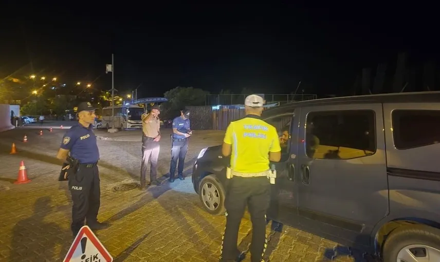 Alacakaya'da emniyet ekipleri sağlam denetimler yaptı