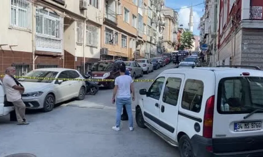 Fatih'te trajik olay: Emekli polis eşi ve çocuğuna kıyıp intihar etti