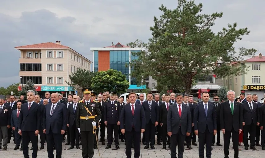 Erzincan'da zafer bayramı coşkuyla kutlandı
