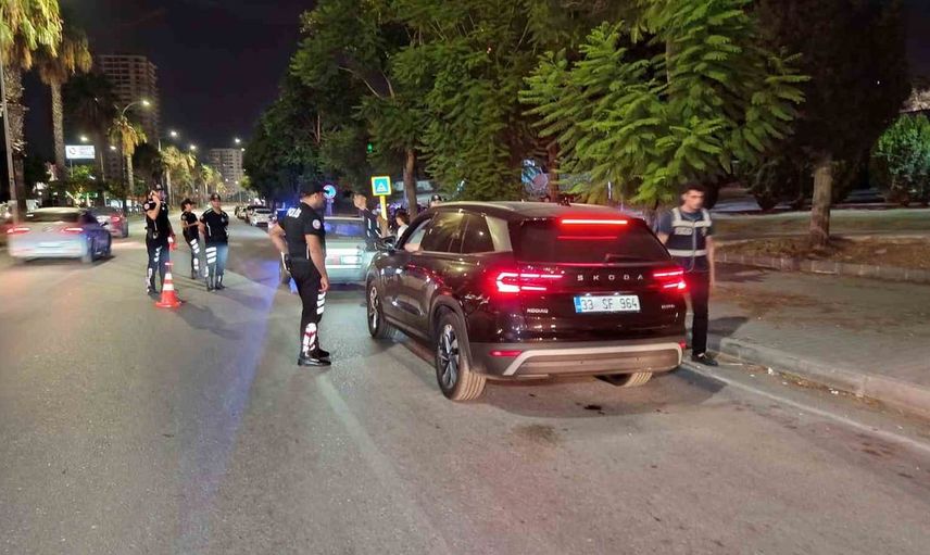 Adana'da huzur ve güven uygulaması: Ceza yağmuruna tutulan sürücüler ve yakalanan suçlular