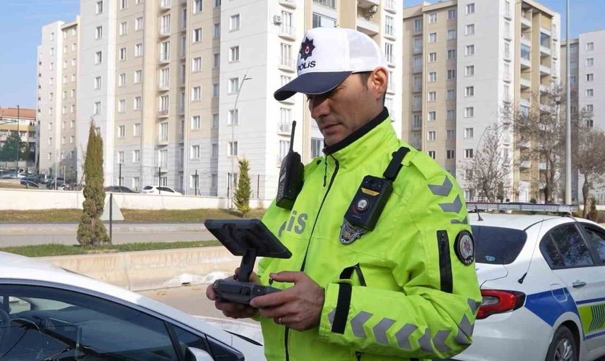 Kırıkkale'de çalıntı motosikletle kaçan sürücü havadan takip edilerek yakalandı