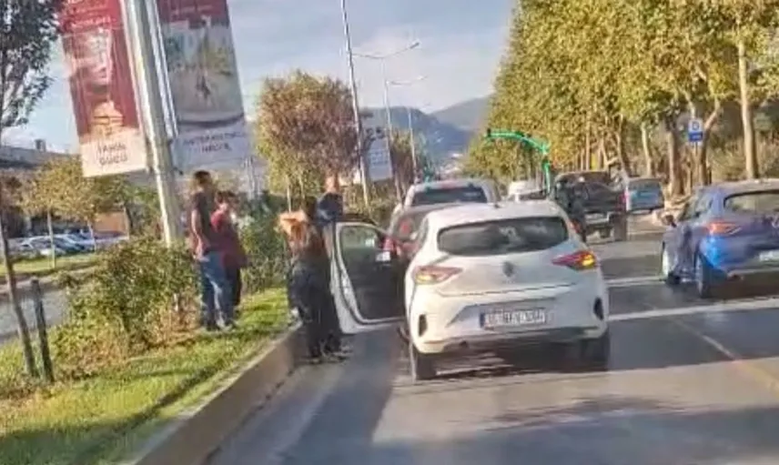 Menteşe'de zincirleme kazada maddi hasar oluştu