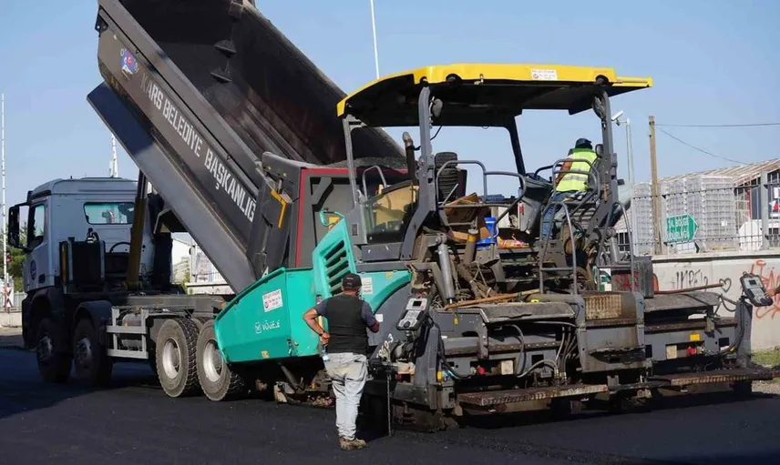 Kars'ta ulaşım seferberliği: Şehitler Mahallesi'nde yol çalışmaları devam ediyor