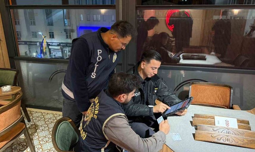 Hakkari'de asayiş denetimi: 7 aranan şahıs yakalandı
