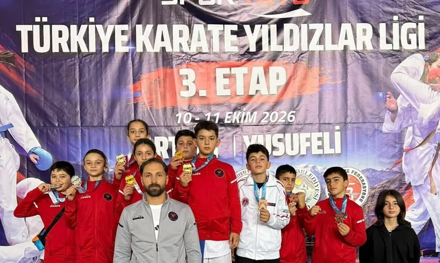 Erzincanlı karateciler Türkiye Yıldızlar Ligi'nde büyük başarı elde etti