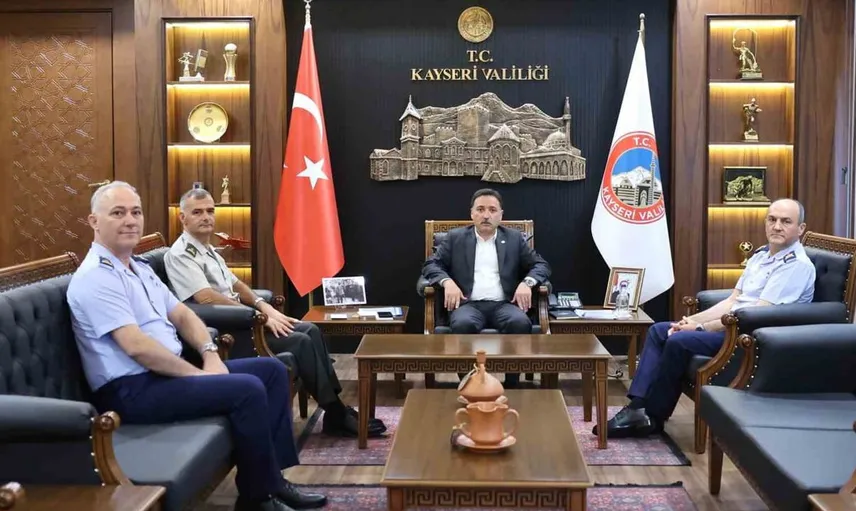 Görev sürelerini tamamlayan komutanlar vali çiçek’e veda etti
