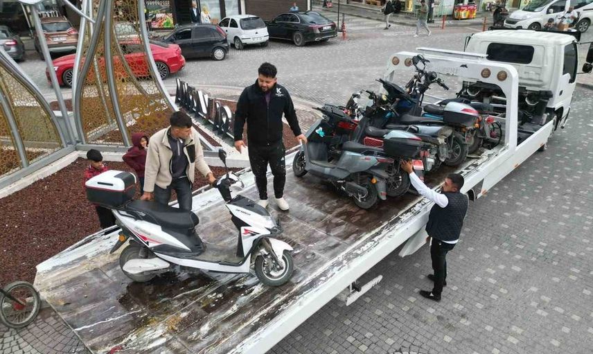 Bolvadin'de trafik denetimleri aralıksız sürüyor