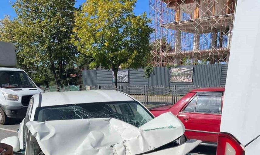 Samsun'da otomobil minibüse çarptı: Dört kişi yaralandı