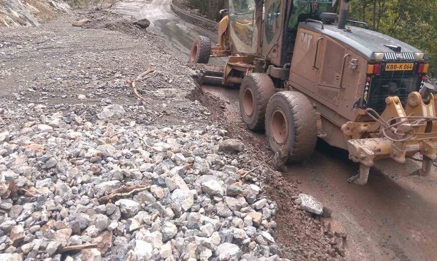 Kayseri'de Yahyalı-Kapuzbaşı yolundaki temizlik çalışmaları tamamlandı