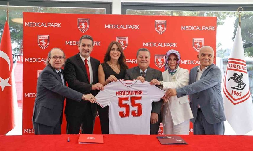 Samsunspor sağlık sponsorluğu yenilemesini kutladı: Medical Park ve Liv Hospital ile devam