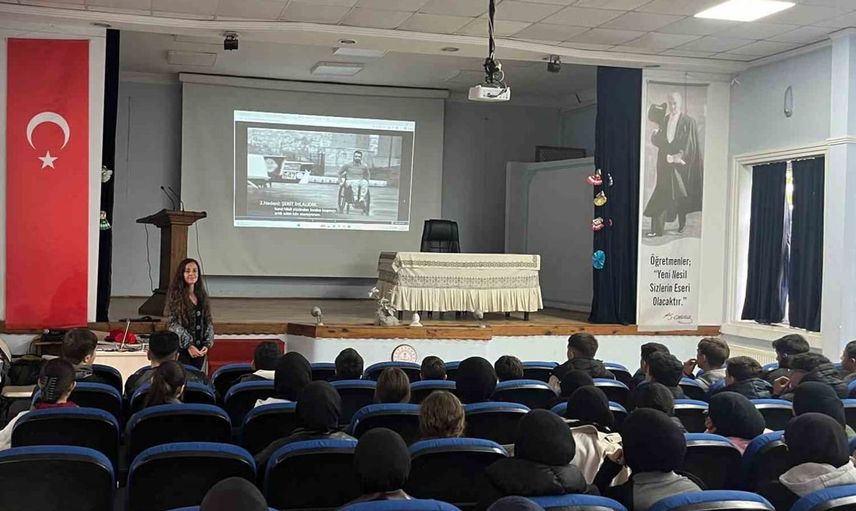 Cide'de trafik güvenliği semineri: Öğrencilere hayati bilgiler verildi