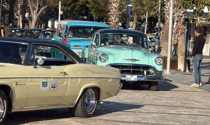 Bodrum'da klasik otomobillerle nostalji yolculuğu