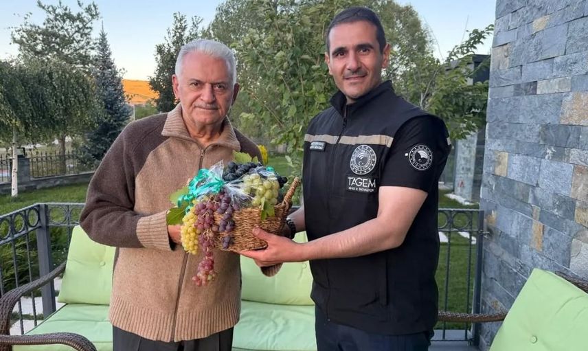 Binali Yıldırım, Erzincan'daki tarımsal Ar-Ge projelerini öğrendi