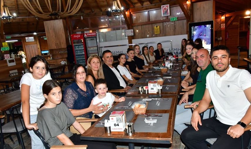 Yunusemre’nin voleybol takımı yeni sezon için iddialı