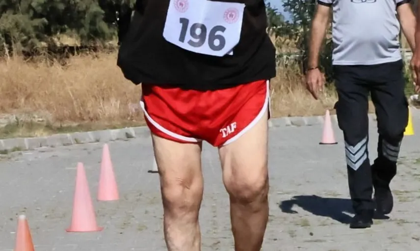 Farklı kuşaklar Manisa'da zafer için koşturdu