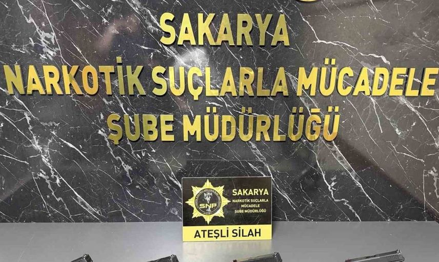 Sakarya'da gişelerde şok operasyon: uyuşturucu ve silah ticareti yapan iki kişi tutuklandı