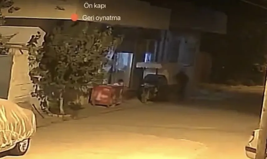 Mardin'de maskeli soyguncu gençten telefonunu aldı