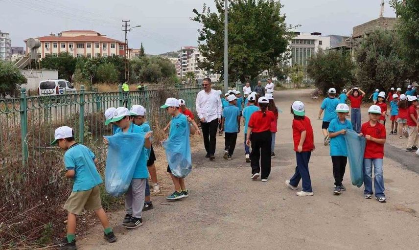Kozan'da minik öğrenciler sıfır atık için seferber oldu