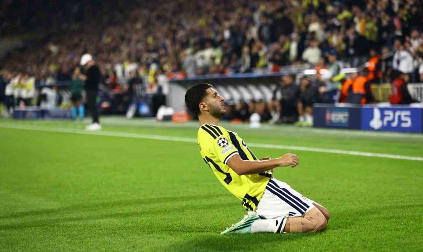 Fenerbahçe, Slavia Prag karşısında üstünlüğünü sürdürüyor