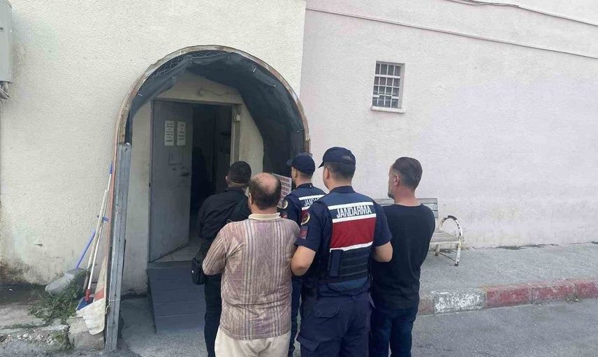 Mersin'de sahte evrakla milyonluk dolandırıcılık girişimi: 4 tutuklama