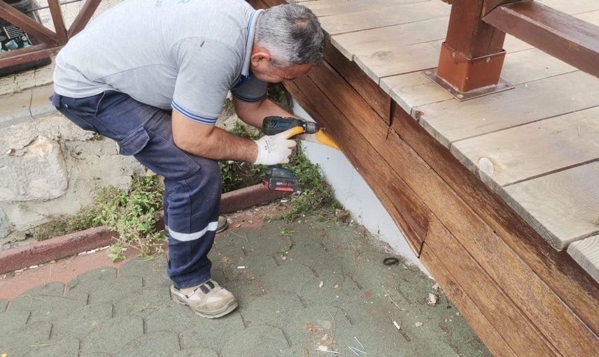 Boztepe'deki kent mobilyaları yenileniyor